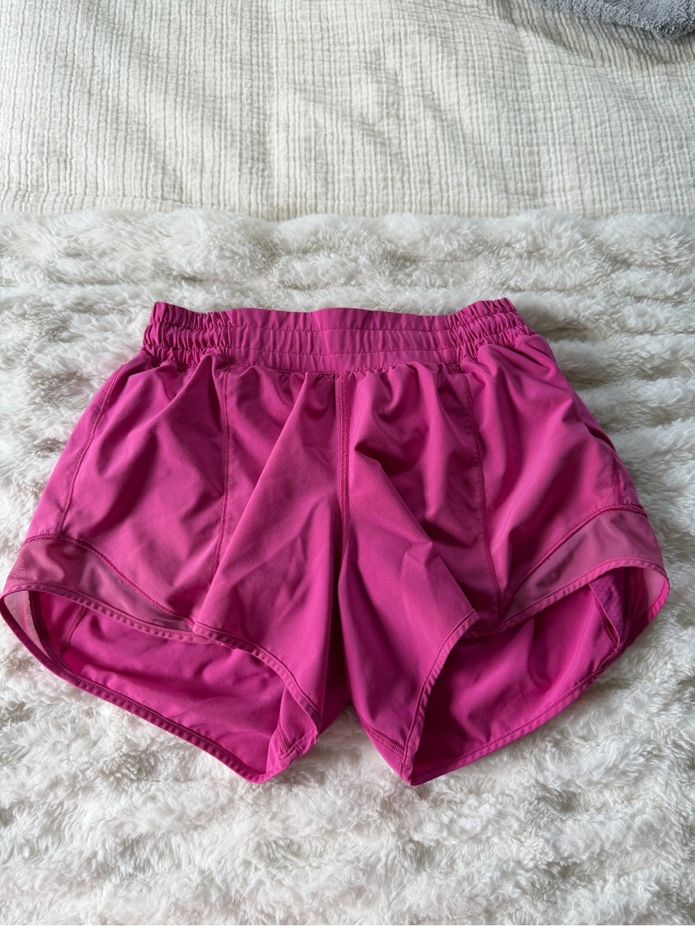 Lululemon Hotty Hot Shorts Sonic Pink 4” Low Rise Size 4